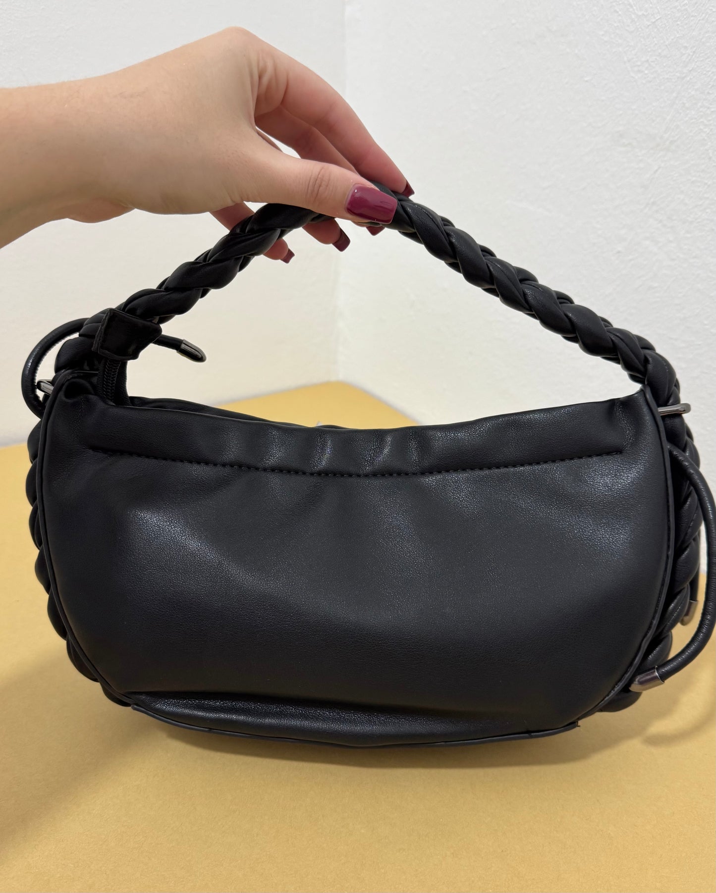 Borsa elegante in similpelle nera