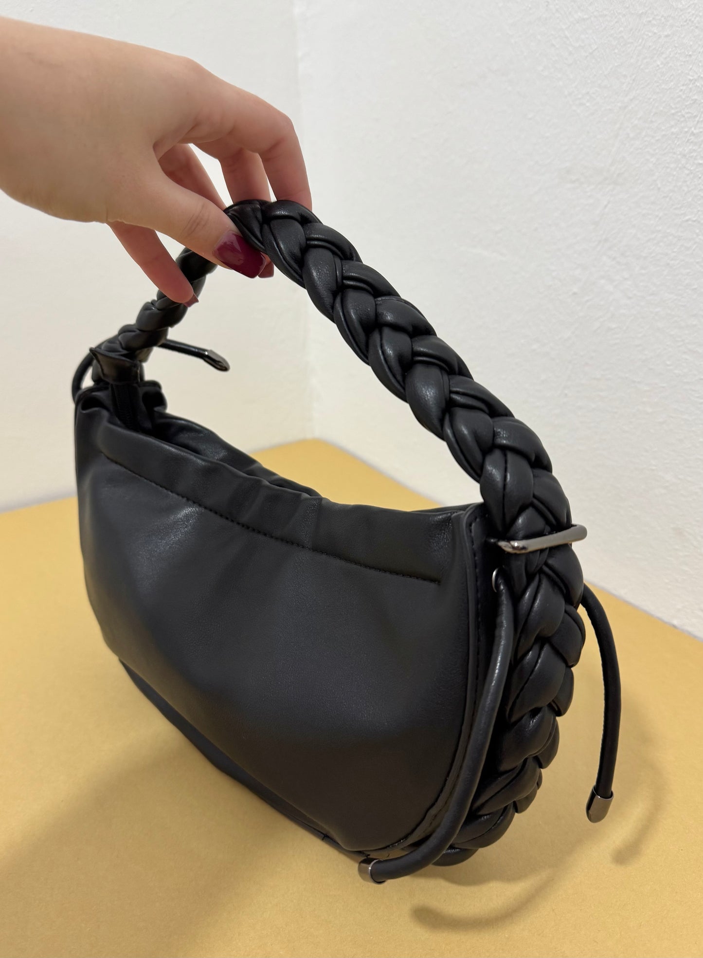 Borsa elegante in similpelle nera